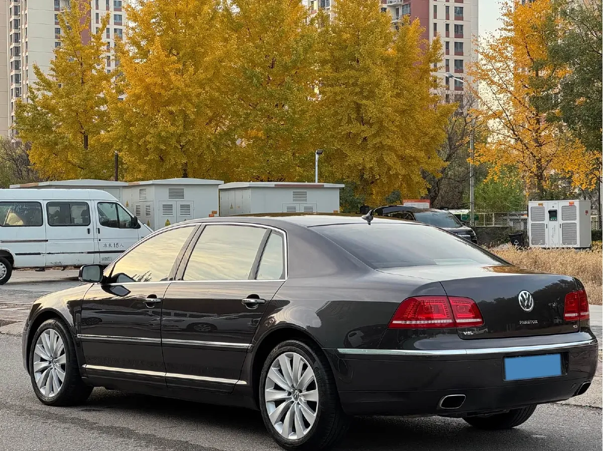 2013 Volkswagen Pheaton 4.2L 335HP V8 6AT,autocango,china used car exporter,china ev exporter,chinese used car exporter,chinese used ev exporter