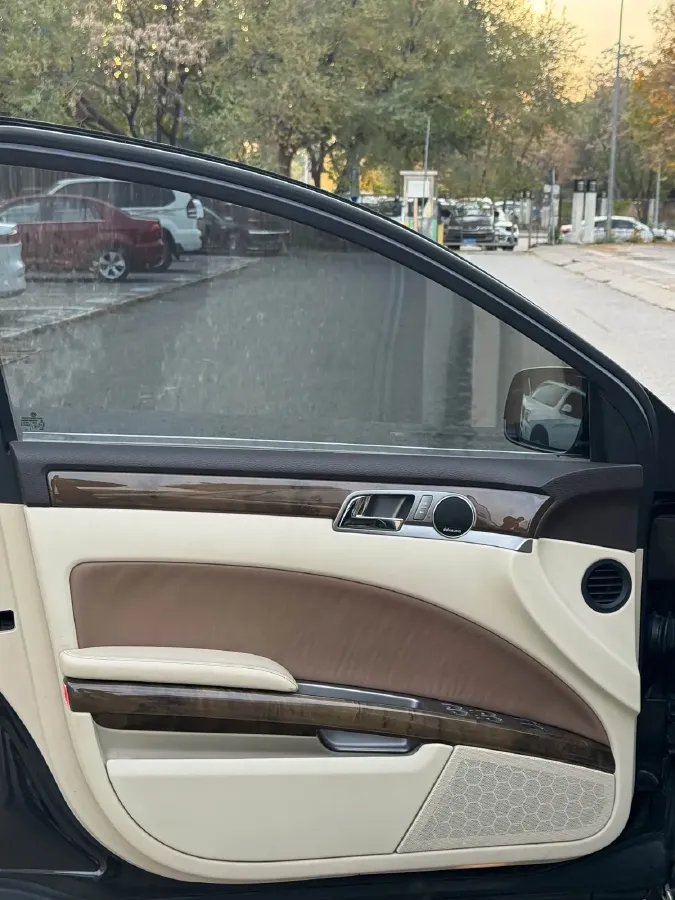 2013 Volkswagen Pheaton 4.2L 335HP V8 6AT,autocango,china used car exporter,china ev exporter,chinese used car exporter,chinese used ev exporter