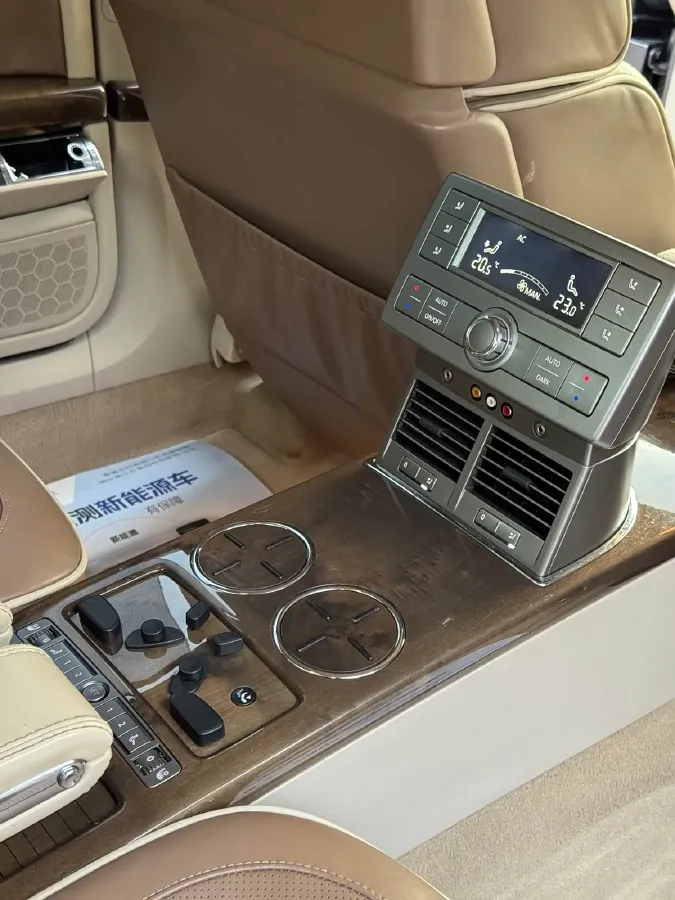 2013 Volkswagen Pheaton 4.2L 335HP V8 6AT,autocango,china used car exporter,china ev exporter,chinese used car exporter,chinese used ev exporter