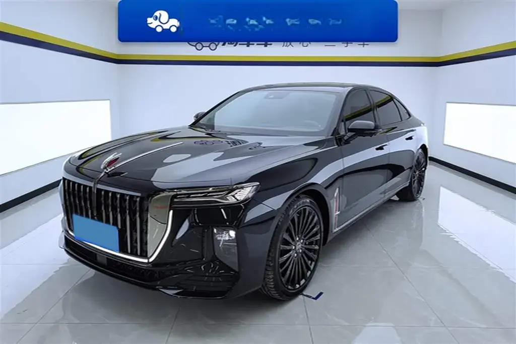 2025 HongQi H9 2.0T 252HP L4 8AT