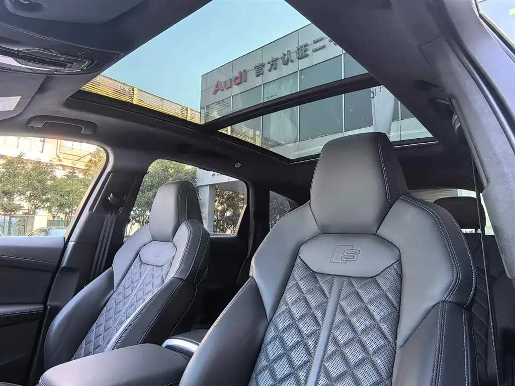 2024 Audi SQ7 4.0T 507HP V8 8AT,autocango,china used car exporter,china ev exporter,chinese used car exporter,chinese used ev exporter