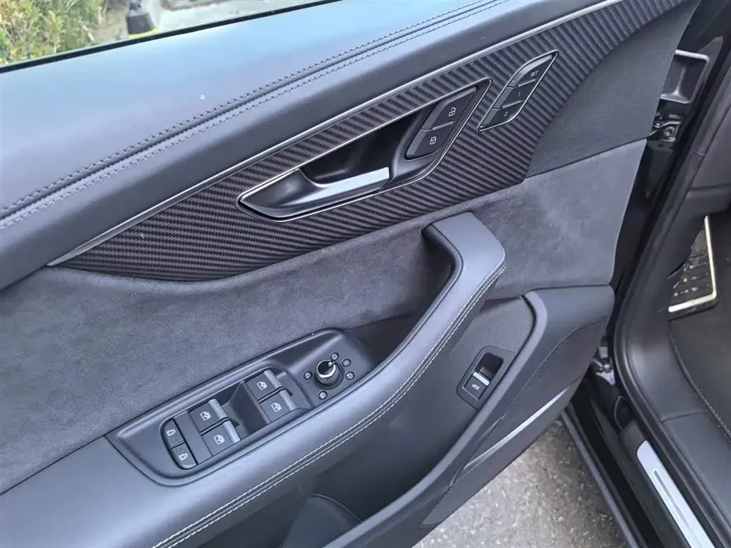 2024 Audi SQ7 4.0T 507HP V8 8AT,autocango,china used car exporter,china ev exporter,chinese used car exporter,chinese used ev exporter