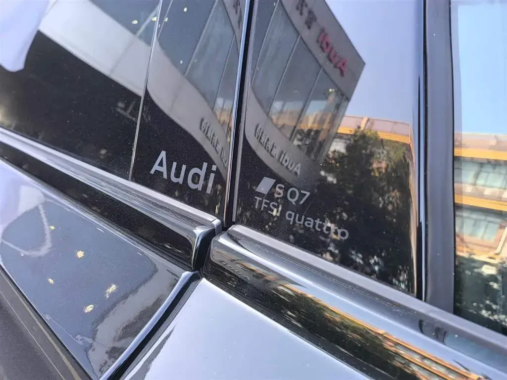 2024 Audi SQ7 4.0T 507HP V8 8AT,autocango,china used car exporter,china ev exporter,chinese used car exporter,chinese used ev exporter
