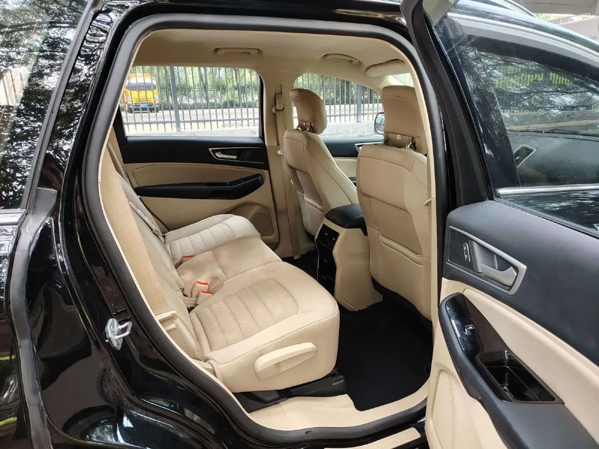 2018 Ford Edge 2.0T 245HP L4 6AT,autocango,china used car exporter,china ev exporter,chinese used car exporter,chinese used ev exporter