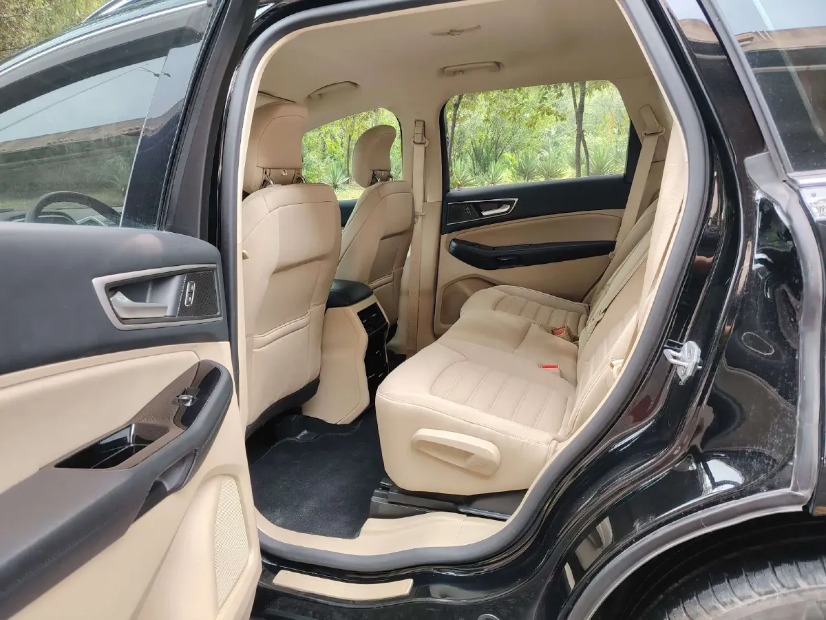 2018 Ford Edge 2.0T 245HP L4 6AT,autocango,china used car exporter,china ev exporter,chinese used car exporter,chinese used ev exporter