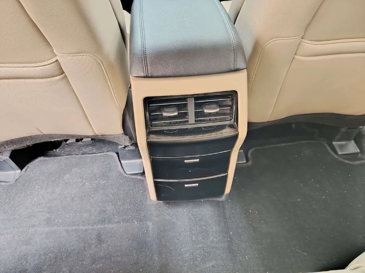 2018 Ford Edge 2.0T 245HP L4 6AT,autocango,china used car exporter,china ev exporter,chinese used car exporter,chinese used ev exporter