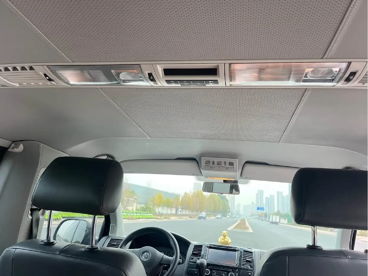 2015 Volkswagen Caravelle 2.0T 204HP L4 7DCT,autocango,china used car exporter,china ev exporter,chinese used car exporter,chinese used ev exporter