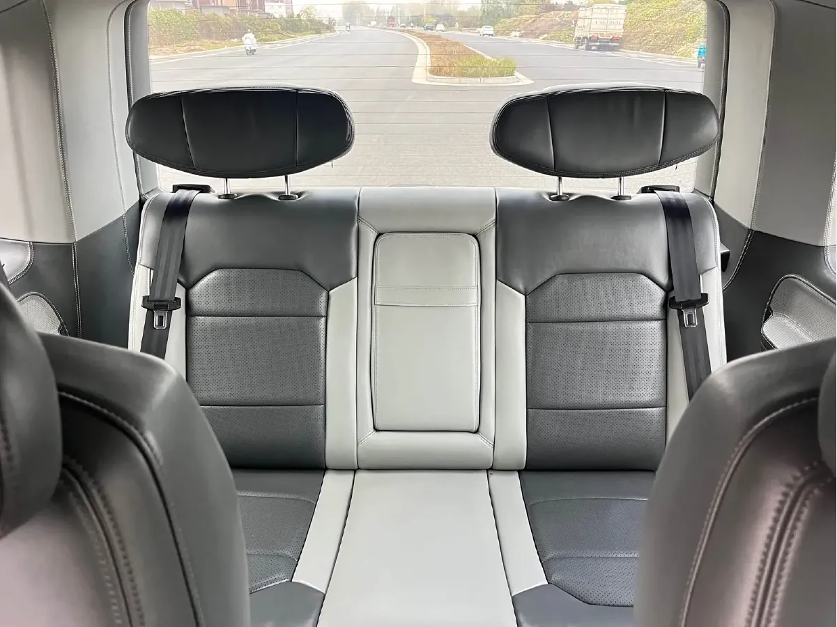 2015 Volkswagen Caravelle 2.0T 204HP L4 7DCT,autocango,china used car exporter,china ev exporter,chinese used car exporter,chinese used ev exporter