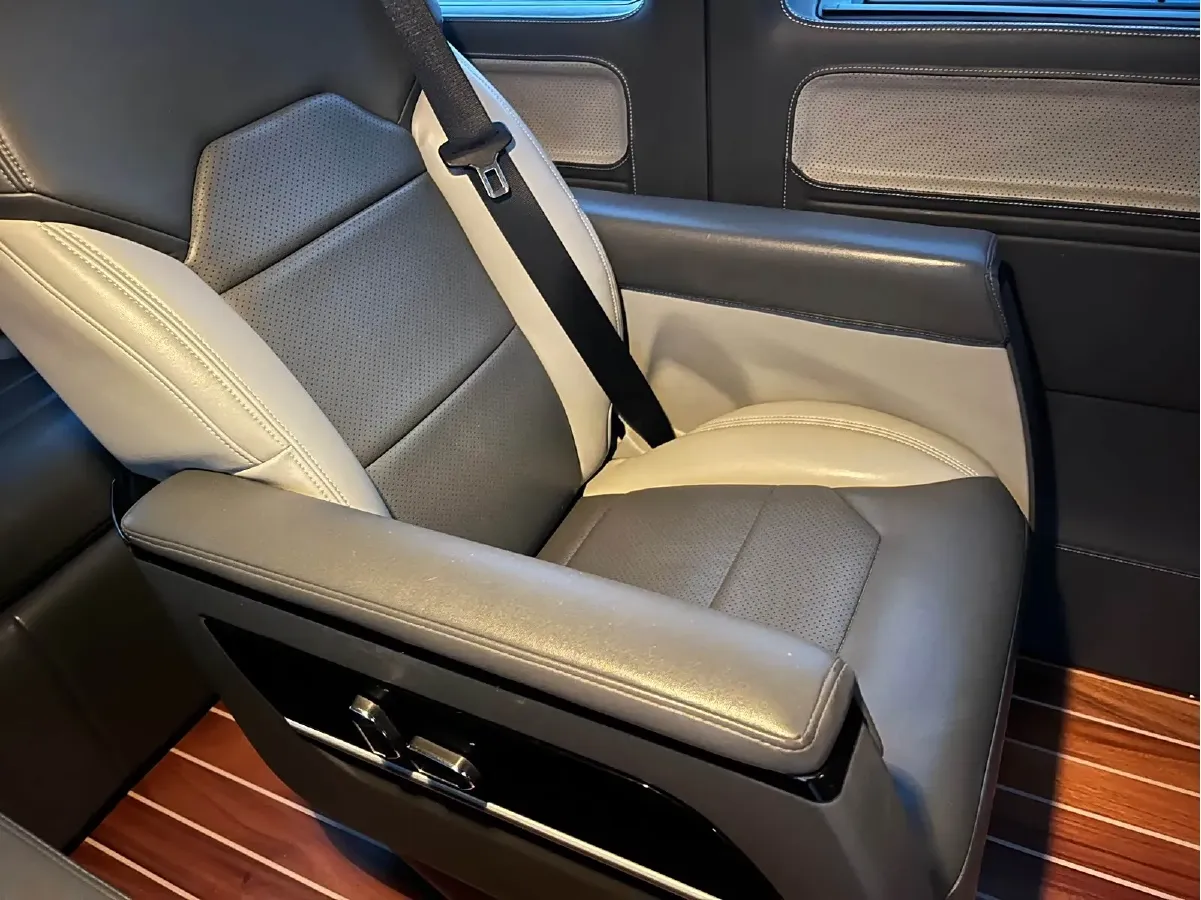 2015 Volkswagen Caravelle 2.0T 204HP L4 7DCT,autocango,china used car exporter,china ev exporter,chinese used car exporter,chinese used ev exporter