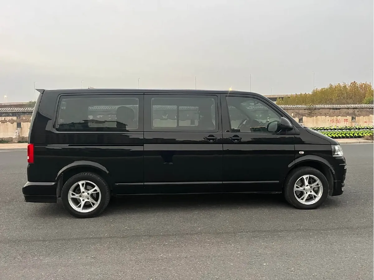 2015 Volkswagen Caravelle 2.0T 204HP L4 7DCT,autocango,china used car exporter,china ev exporter,chinese used car exporter,chinese used ev exporter