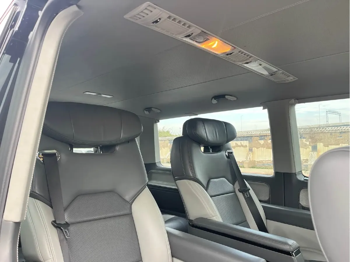 2015 Volkswagen Caravelle 2.0T 204HP L4 7DCT,autocango,china used car exporter,china ev exporter,chinese used car exporter,chinese used ev exporter