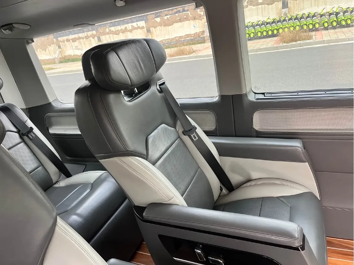 2015 Volkswagen Caravelle 2.0T 204HP L4 7DCT,autocango,china used car exporter,china ev exporter,chinese used car exporter,chinese used ev exporter