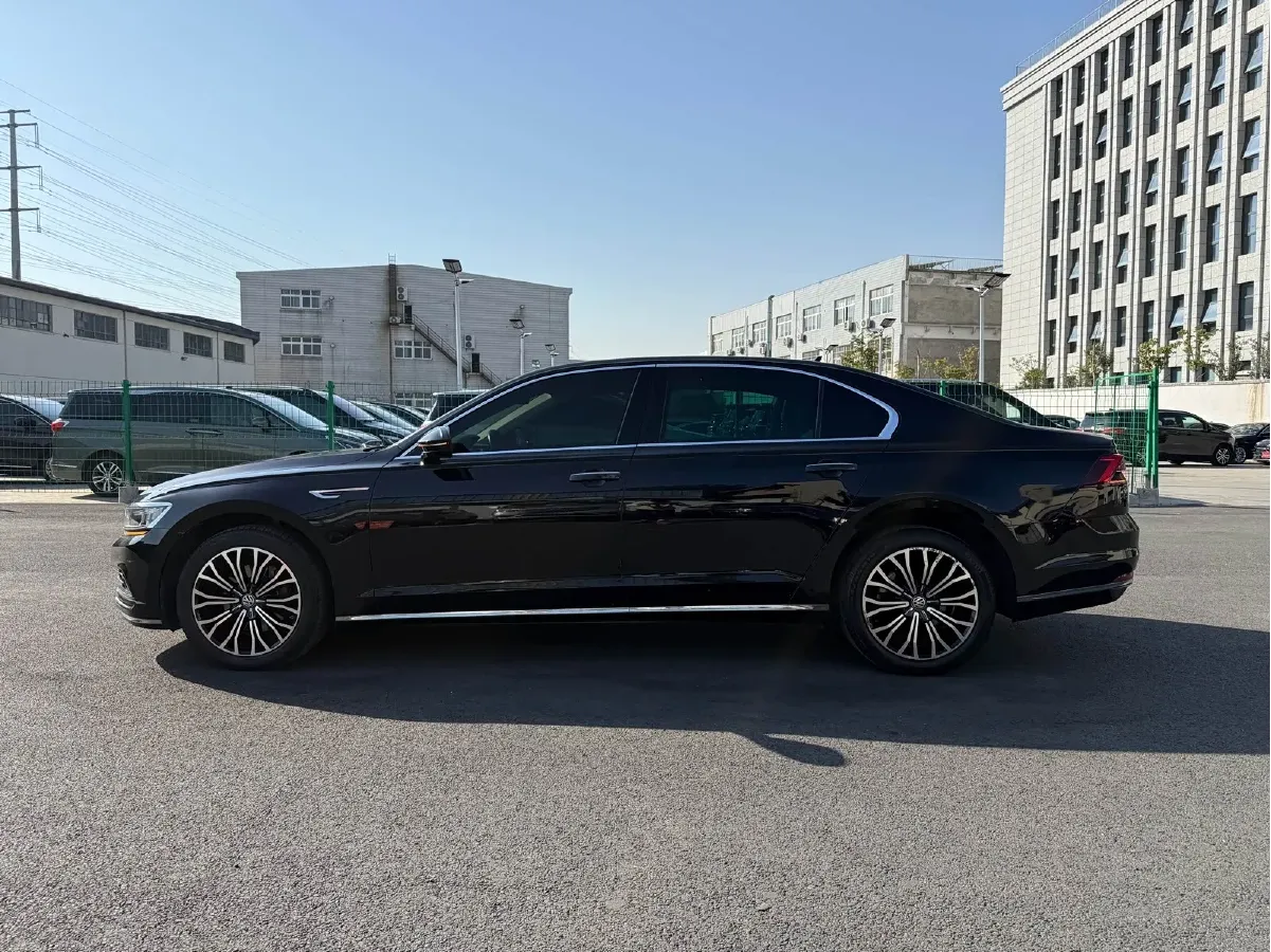 2019 Volkswagen Phideon 2.0T 224HP L4 7DCT,autocango,china used car exporter,china ev exporter,chinese used car exporter,chinese used ev exporter