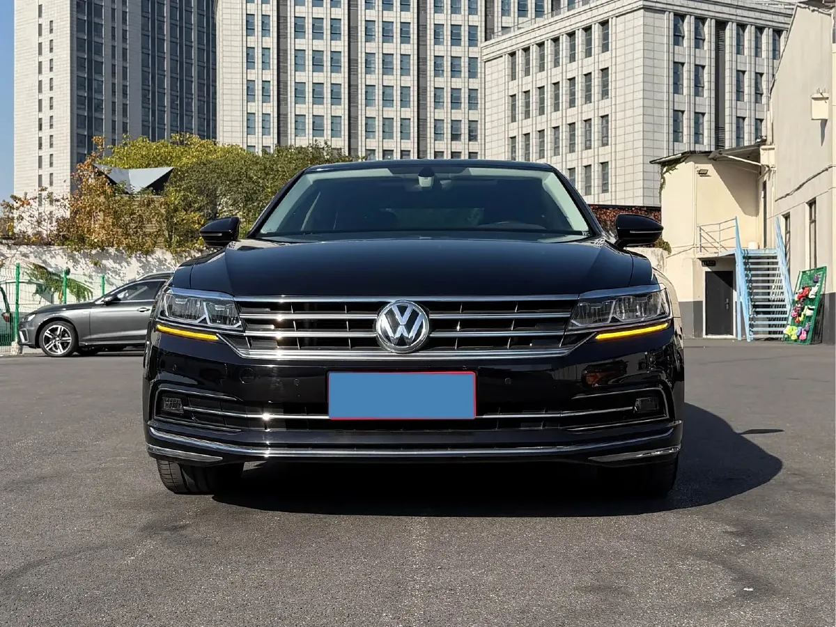 2019 Volkswagen Phideon 2.0T 224HP L4 7DCT,autocango,china used car exporter,china ev exporter,chinese used car exporter,chinese used ev exporter