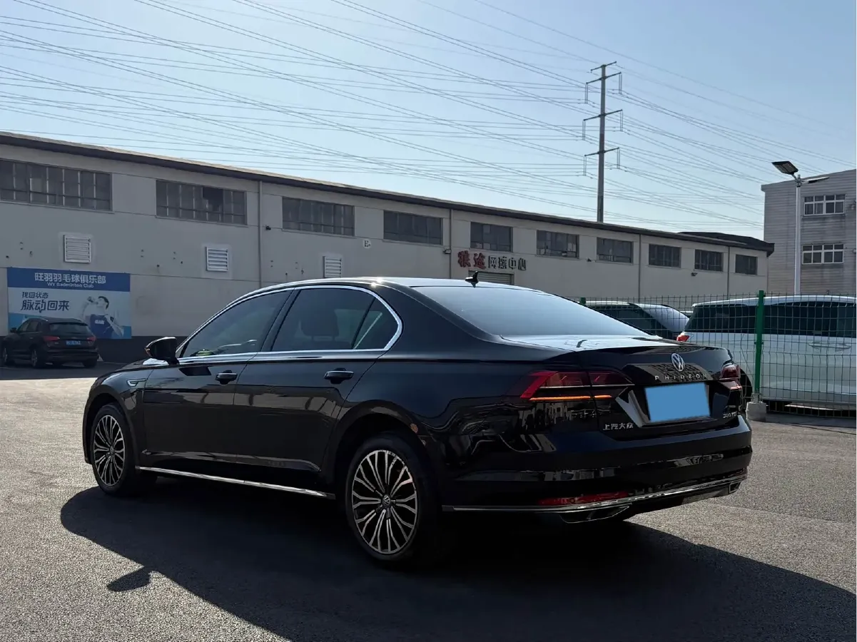 2019 Volkswagen Phideon 2.0T 224HP L4 7DCT,autocango,china used car exporter,china ev exporter,chinese used car exporter,chinese used ev exporter