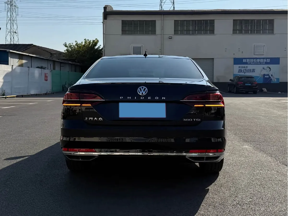 2019 Volkswagen Phideon 2.0T 224HP L4 7DCT,autocango,china used car exporter,china ev exporter,chinese used car exporter,chinese used ev exporter