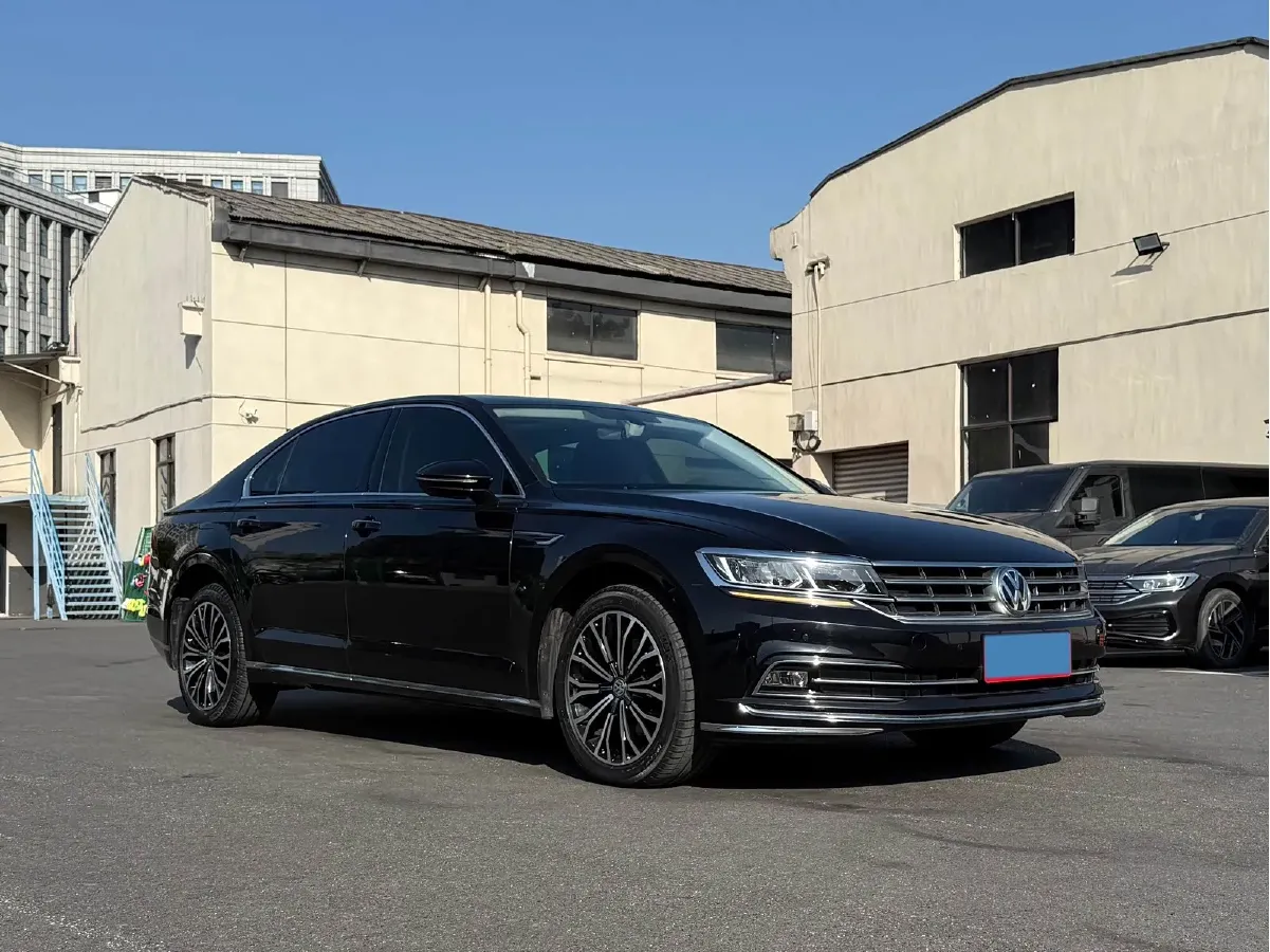 2019 Volkswagen Phideon 2.0T 224HP L4 7DCT,autocango,china used car exporter,china ev exporter,chinese used car exporter,chinese used ev exporter