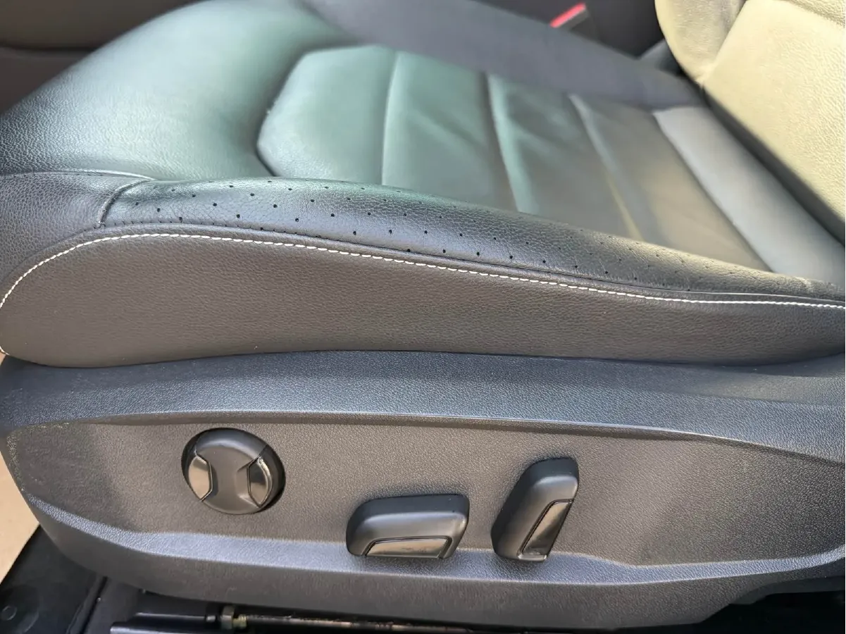 2019 Volkswagen Phideon 2.0T 224HP L4 7DCT,autocango,china used car exporter,china ev exporter,chinese used car exporter,chinese used ev exporter