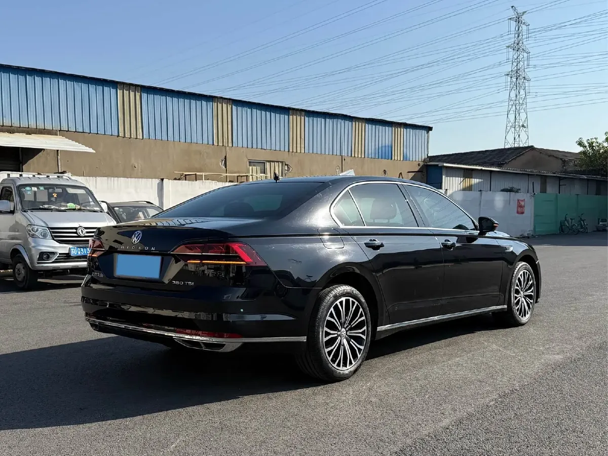 2019 Volkswagen Phideon 2.0T 224HP L4 7DCT,autocango,china used car exporter,china ev exporter,chinese used car exporter,chinese used ev exporter