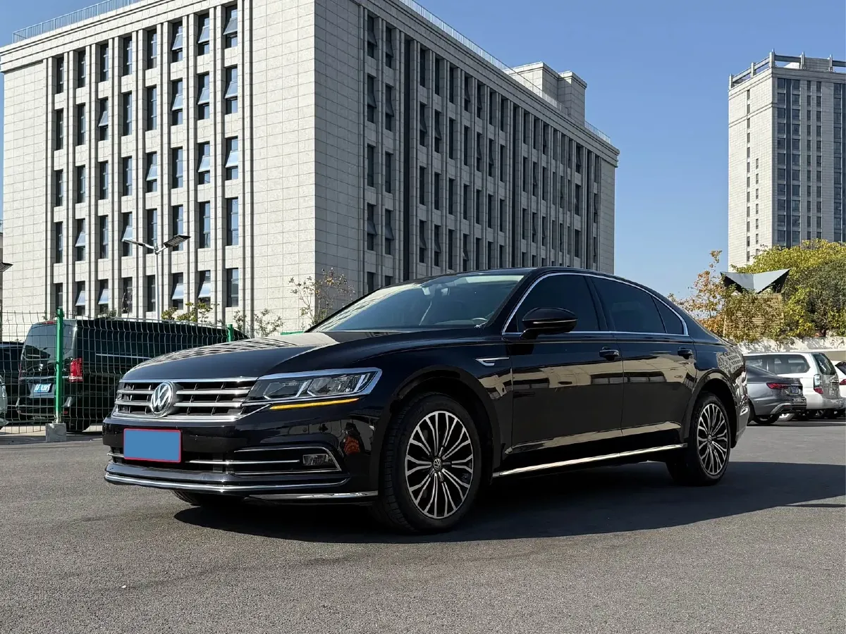 2019 Volkswagen Phideon 2.0T 224HP L4 7DCT,autocango,china used car exporter,china ev exporter,chinese used car exporter,chinese used ev exporter