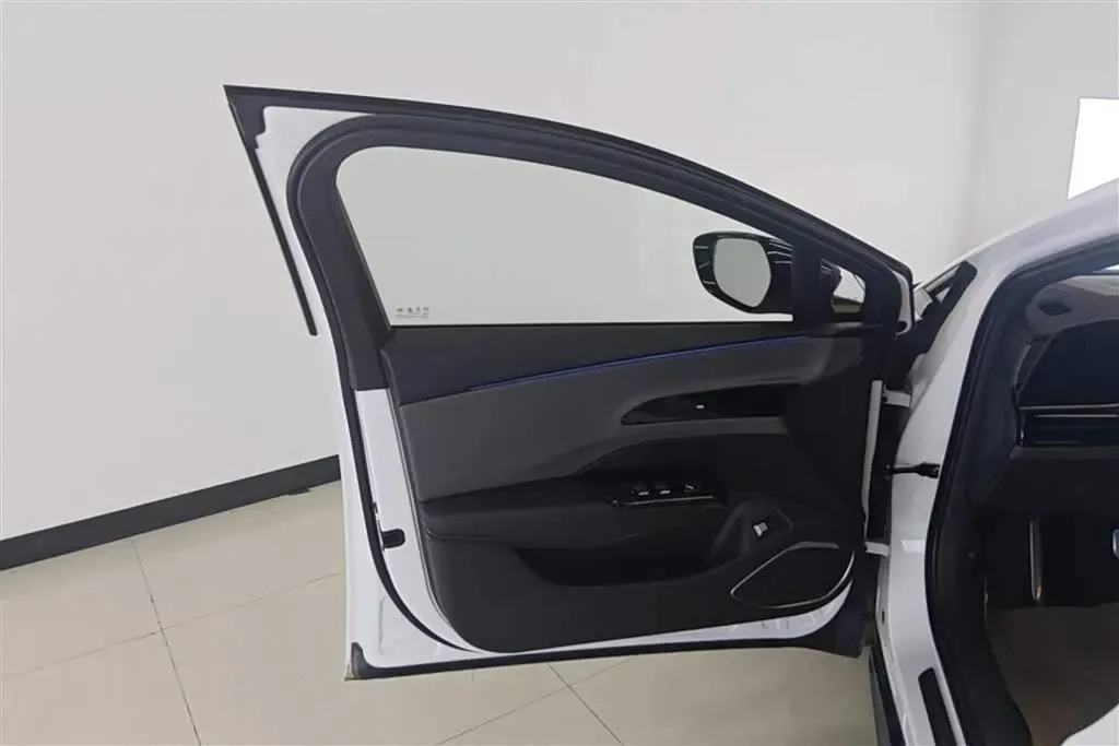 2024 HongQi EH7 BEV 85KWH,autocango,china used car exporter,china ev exporter,chinese used car exporter,chinese used ev exporter