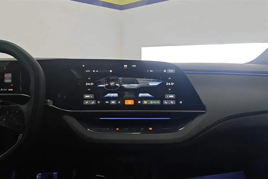 2024 HongQi EH7 BEV 85KWH,autocango,china used car exporter,china ev exporter,chinese used car exporter,chinese used ev exporter