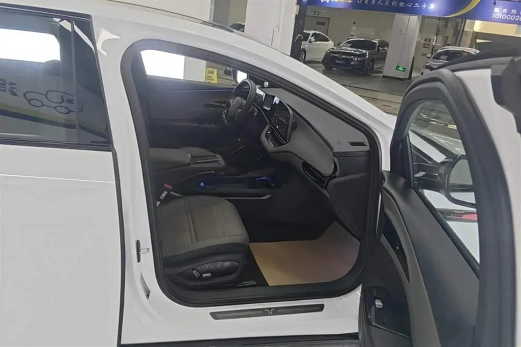 2024 HongQi EH7 BEV 85KWH,autocango,china used car exporter,china ev exporter,chinese used car exporter,chinese used ev exporter