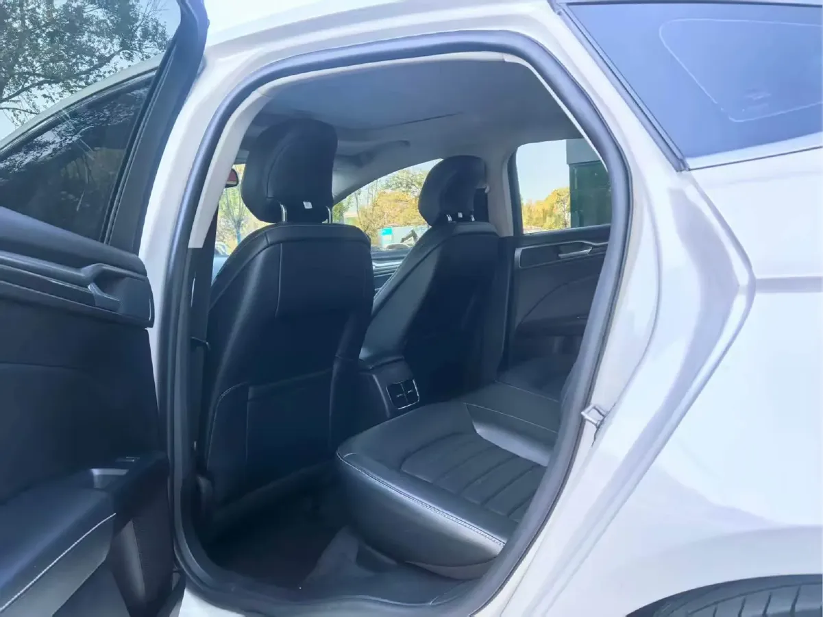 2020 Ford Mondeo 1.5T 182HP L4 6AT,autocango,china used car exporter,china ev exporter,chinese used car exporter,chinese used ev exporter