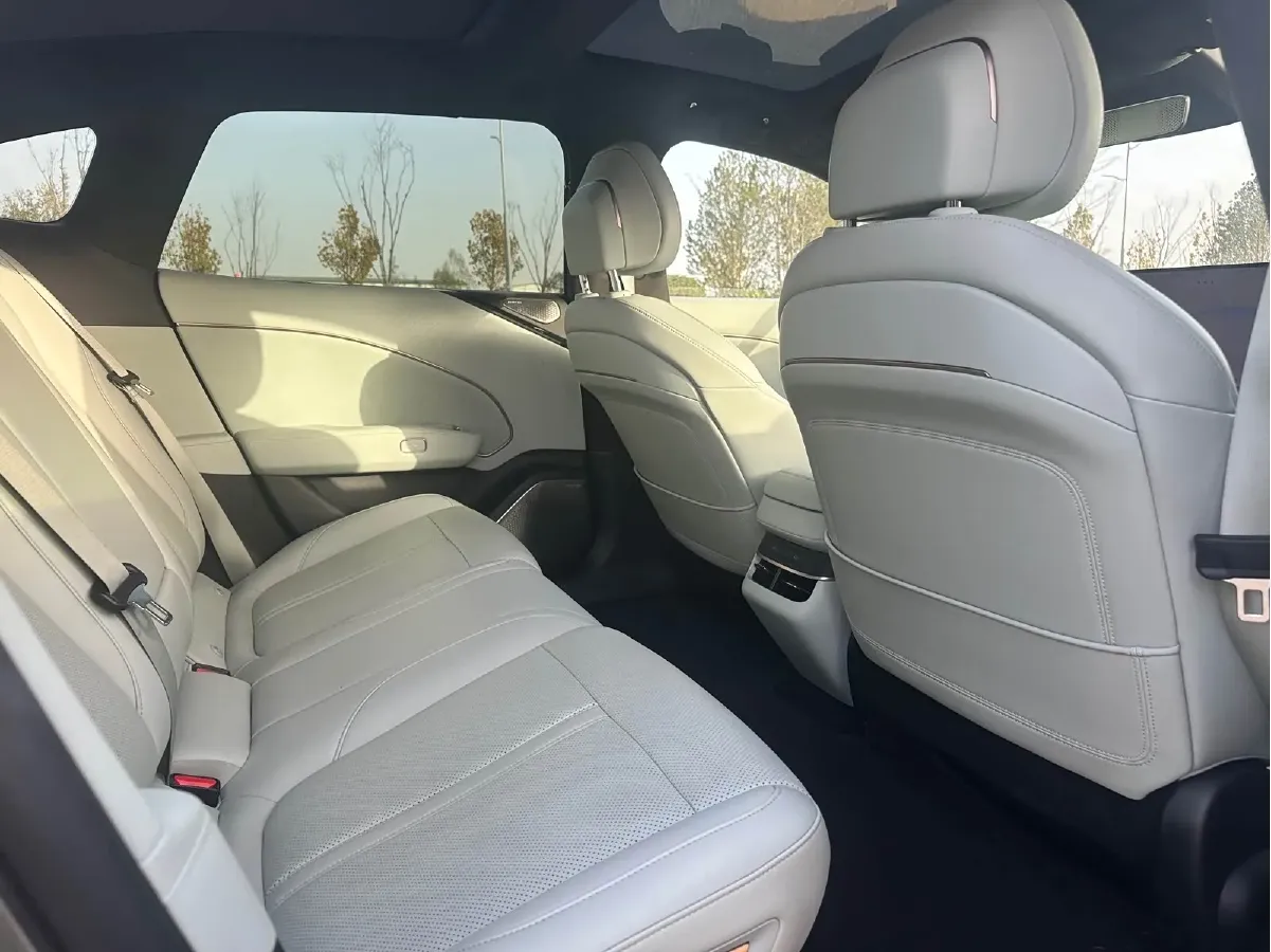 2025 Zeekr 007 BEV 75KWH,autocango,china used car exporter,china ev exporter,chinese used car exporter,chinese used ev exporter