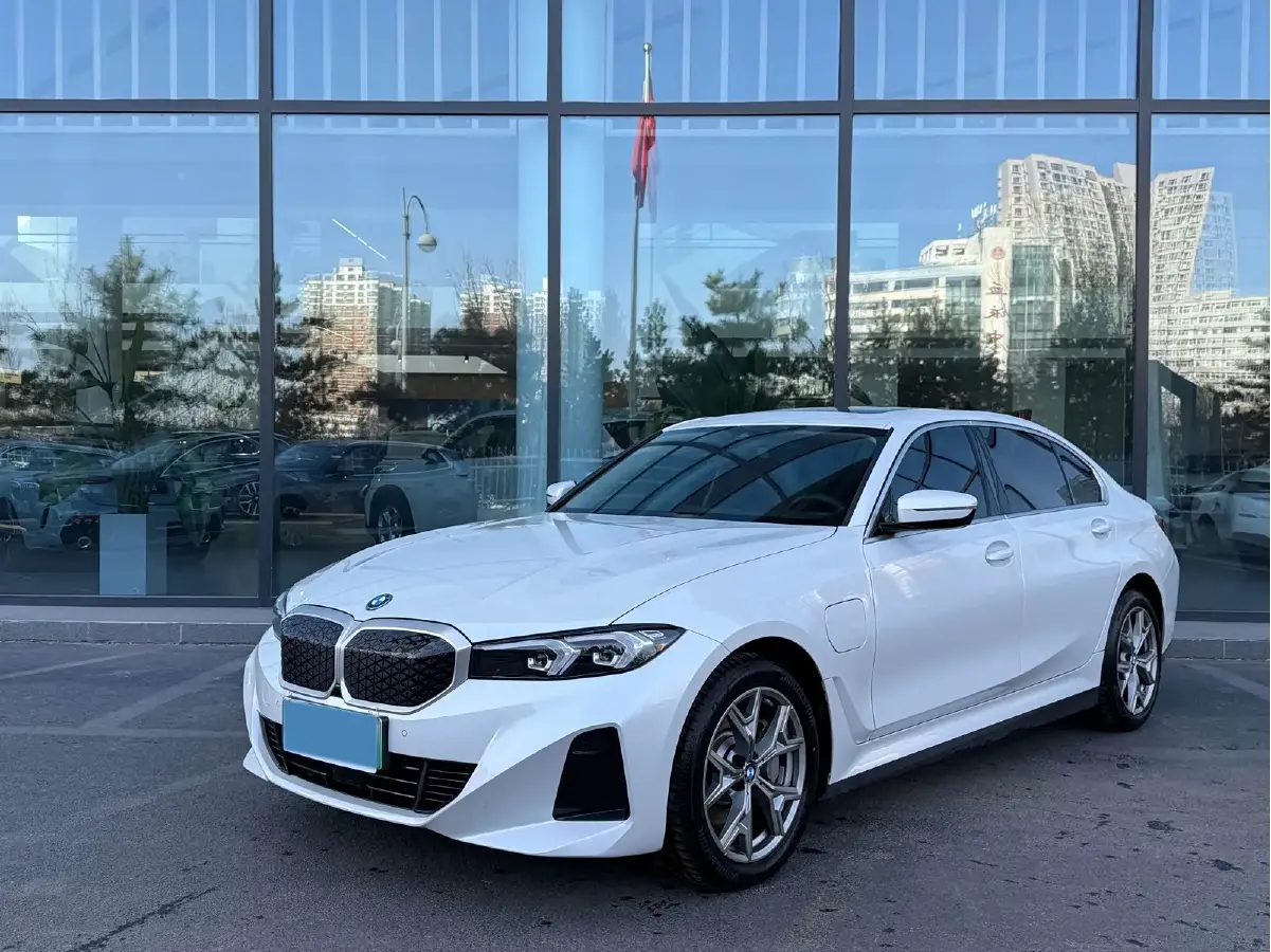 2025 BMW i3 BEV 70KWH