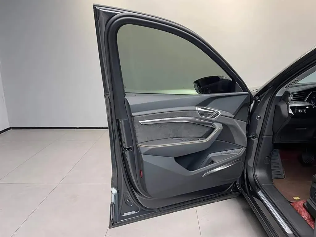 2021 Audi e-tron BEV 96.7KWH,autocango,china used car exporter,china ev exporter,chinese used car exporter,chinese used ev exporter