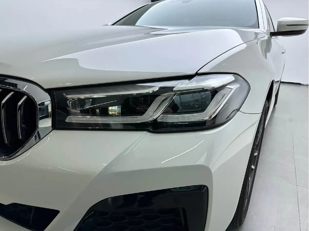 2022 BMW 5 Series 2.0T 184HP L4 8AT,autocango,china used car exporter,china ev exporter,chinese used car exporter,chinese used ev exporter