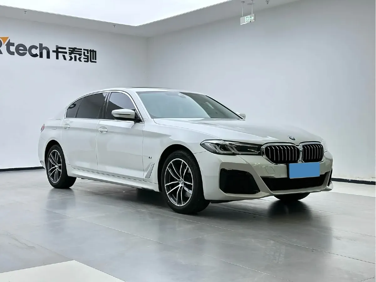 2022 BMW 5 Series 2.0T 184HP L4 8AT,autocango,china used car exporter,china ev exporter,chinese used car exporter,chinese used ev exporter
