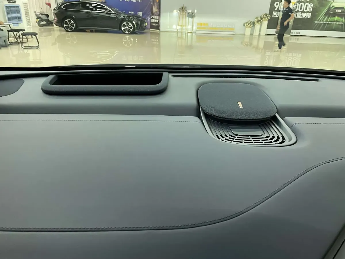 2025 Zeekr MIX BEV 102KWH,autocango,china used car exporter,china ev exporter,chinese used car exporter,chinese used ev exporter