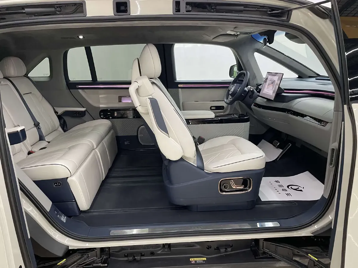 2025 Zeekr MIX BEV 102KWH,autocango,china used car exporter,china ev exporter,chinese used car exporter,chinese used ev exporter