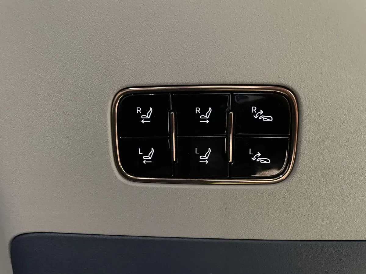 2025 Zeekr MIX BEV 102KWH,autocango,china used car exporter,china ev exporter,chinese used car exporter,chinese used ev exporter