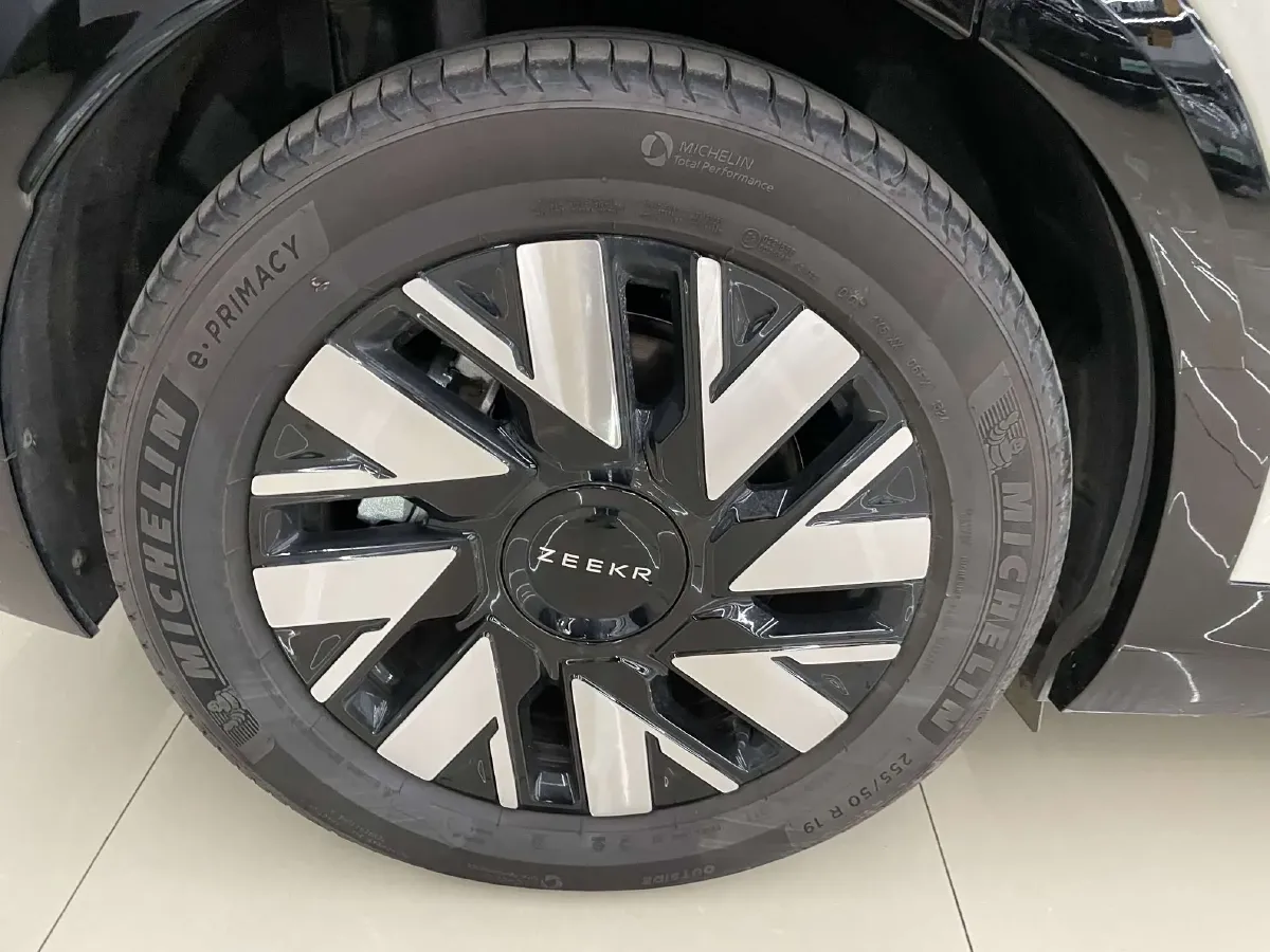 2025 Zeekr MIX BEV 102KWH,autocango,china used car exporter,china ev exporter,chinese used car exporter,chinese used ev exporter