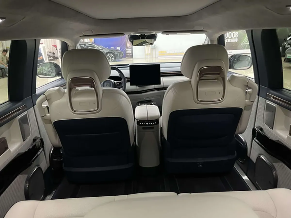 2025 Zeekr MIX BEV 102KWH,autocango,china used car exporter,china ev exporter,chinese used car exporter,chinese used ev exporter