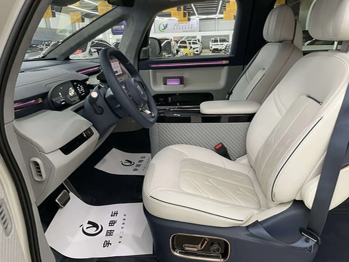 2025 Zeekr MIX BEV 102KWH,autocango,china used car exporter,china ev exporter,chinese used car exporter,chinese used ev exporter