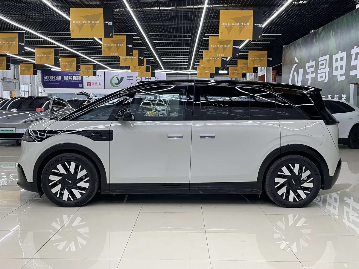 2025 Zeekr MIX BEV 102KWH,autocango,china used car exporter,china ev exporter,chinese used car exporter,chinese used ev exporter