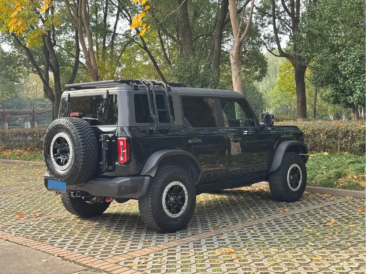 2024 Ford Bronco 2.3T 275HP L4 10AT,autocango,china used car exporter,china ev exporter,chinese used car exporter,chinese used ev exporter
