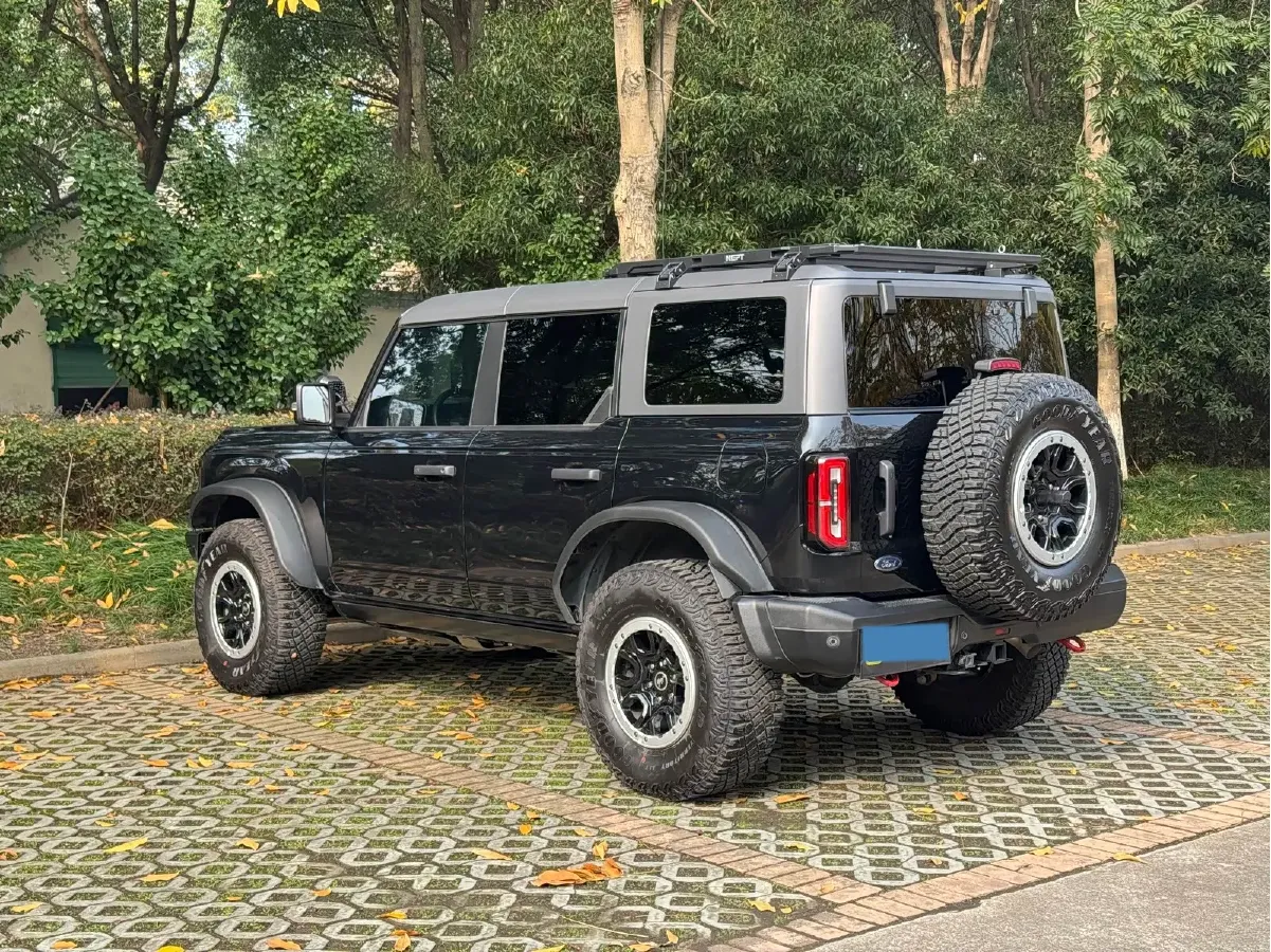 2024 Ford Bronco 2.3T 275HP L4 10AT,autocango,china used car exporter,china ev exporter,chinese used car exporter,chinese used ev exporter