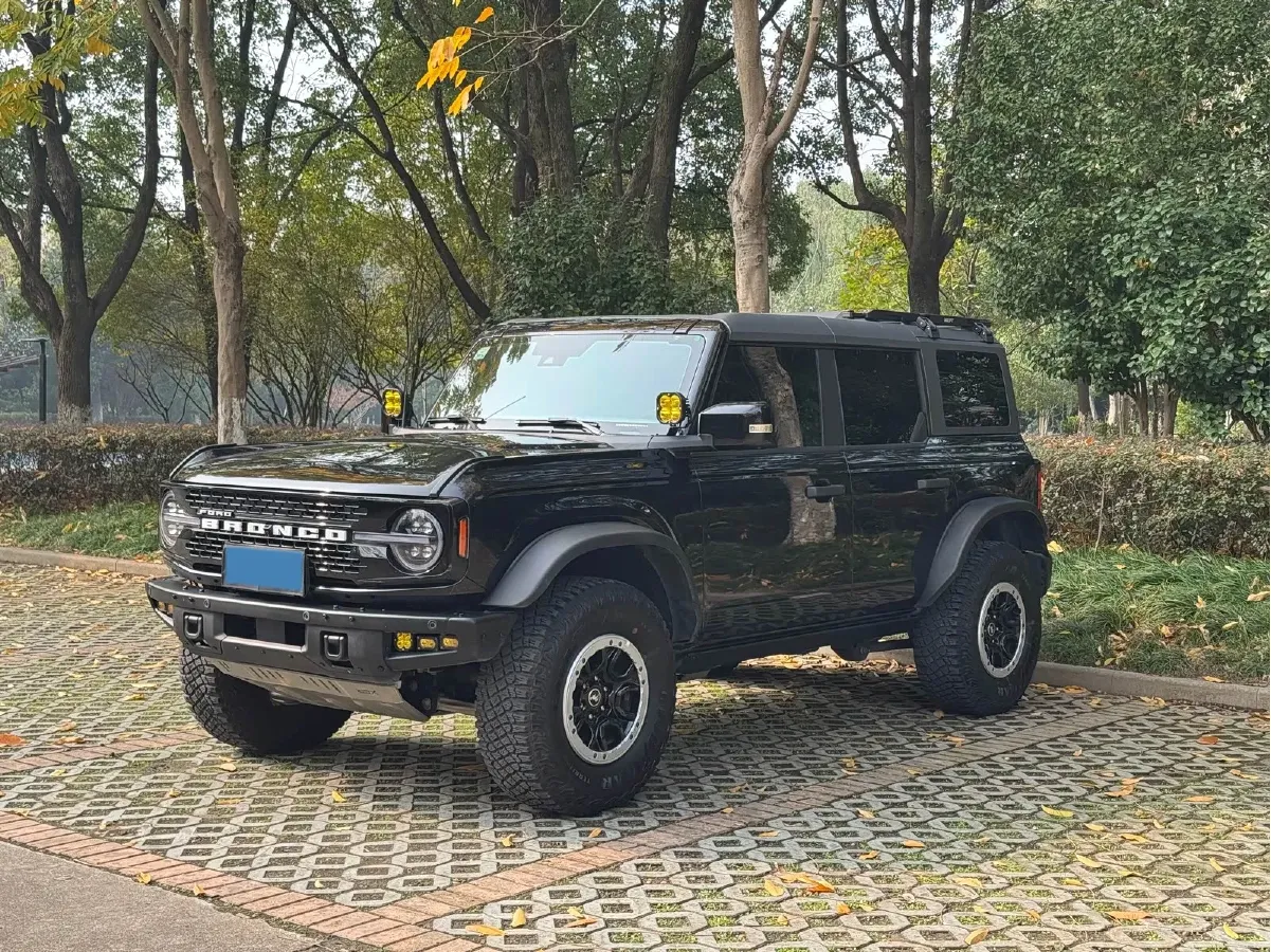 2024 Ford Bronco 2.3T 275HP L4 10AT,autocango,china used car exporter,china ev exporter,chinese used car exporter,chinese used ev exporter
