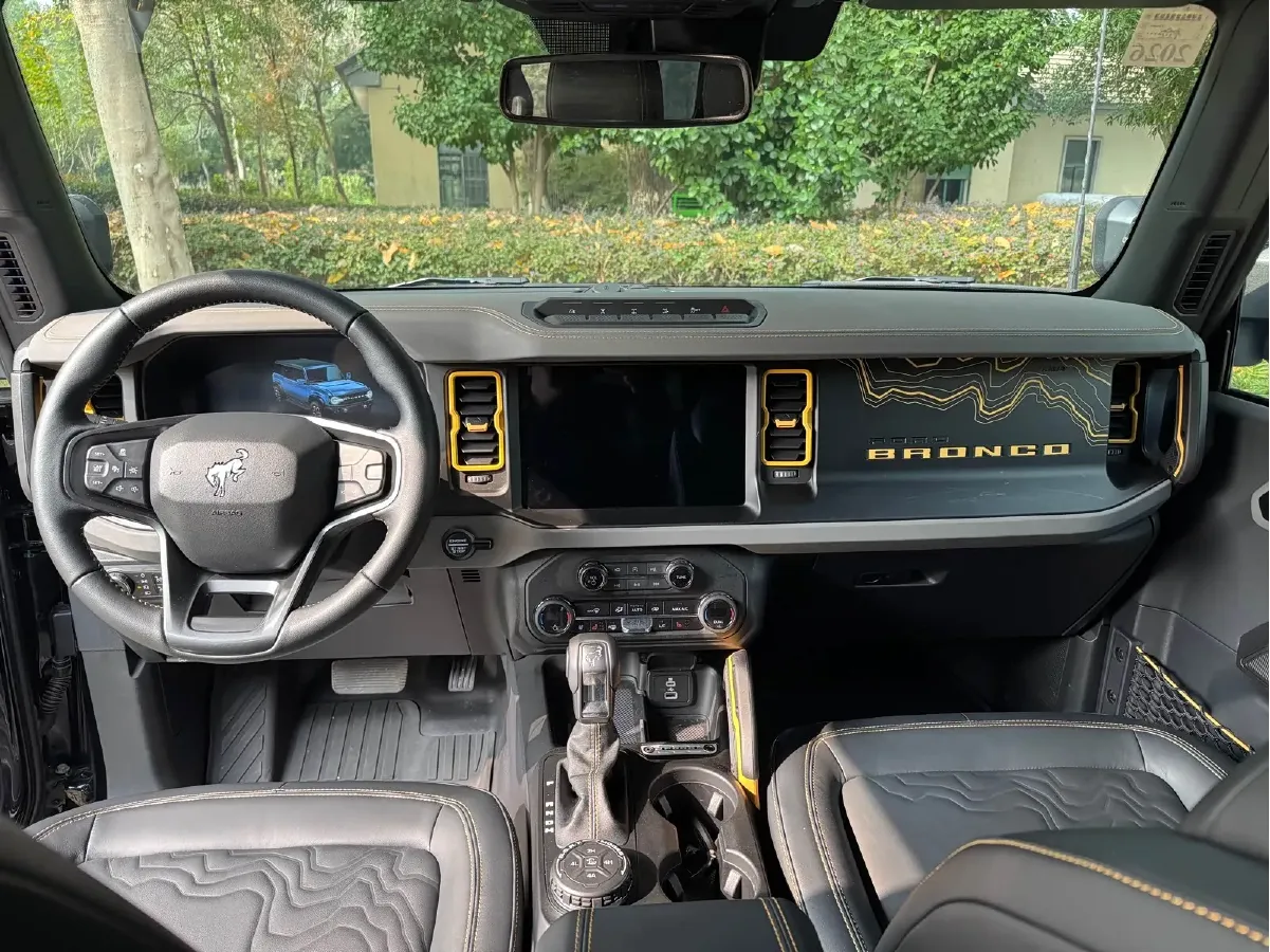 2024 Ford Bronco 2.3T 275HP L4 10AT,autocango,china used car exporter,china ev exporter,chinese used car exporter,chinese used ev exporter