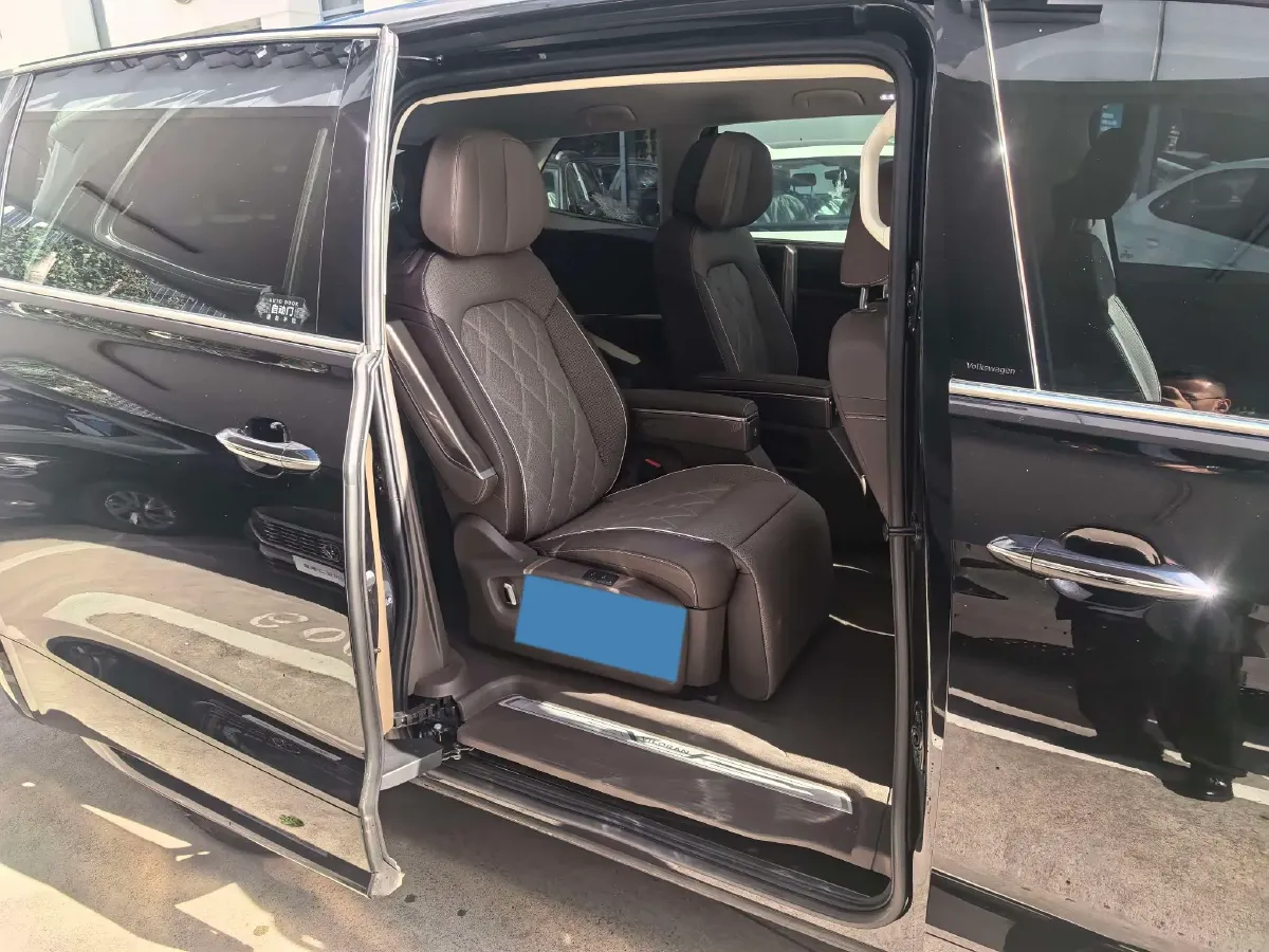 2024 Volkswagen Viloran 2.0T 220HP L4 7DCT,autocango,china used car exporter,china ev exporter,chinese used car exporter,chinese used ev exporter