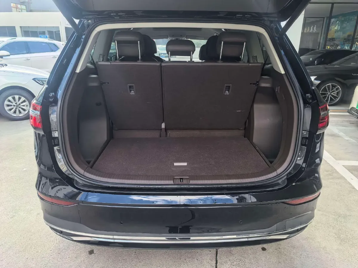 2024 Volkswagen Viloran 2.0T 220HP L4 7DCT,autocango,china used car exporter,china ev exporter,chinese used car exporter,chinese used ev exporter