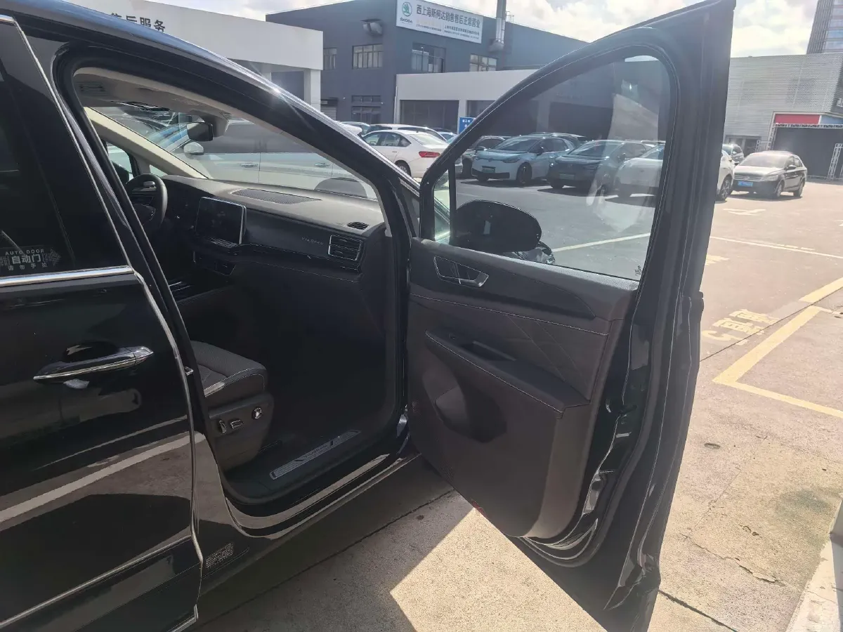 2024 Volkswagen Viloran 2.0T 220HP L4 7DCT,autocango,china used car exporter,china ev exporter,chinese used car exporter,chinese used ev exporter