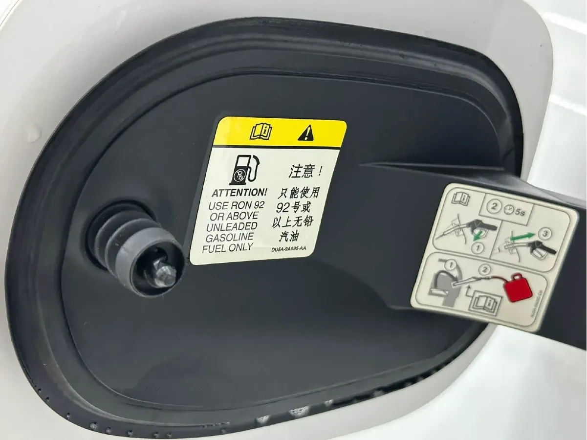 2015 Ford Taurus 2.7T 329HP V6 6AT,autocango,china used car exporter,china ev exporter,chinese used car exporter,chinese used ev exporter