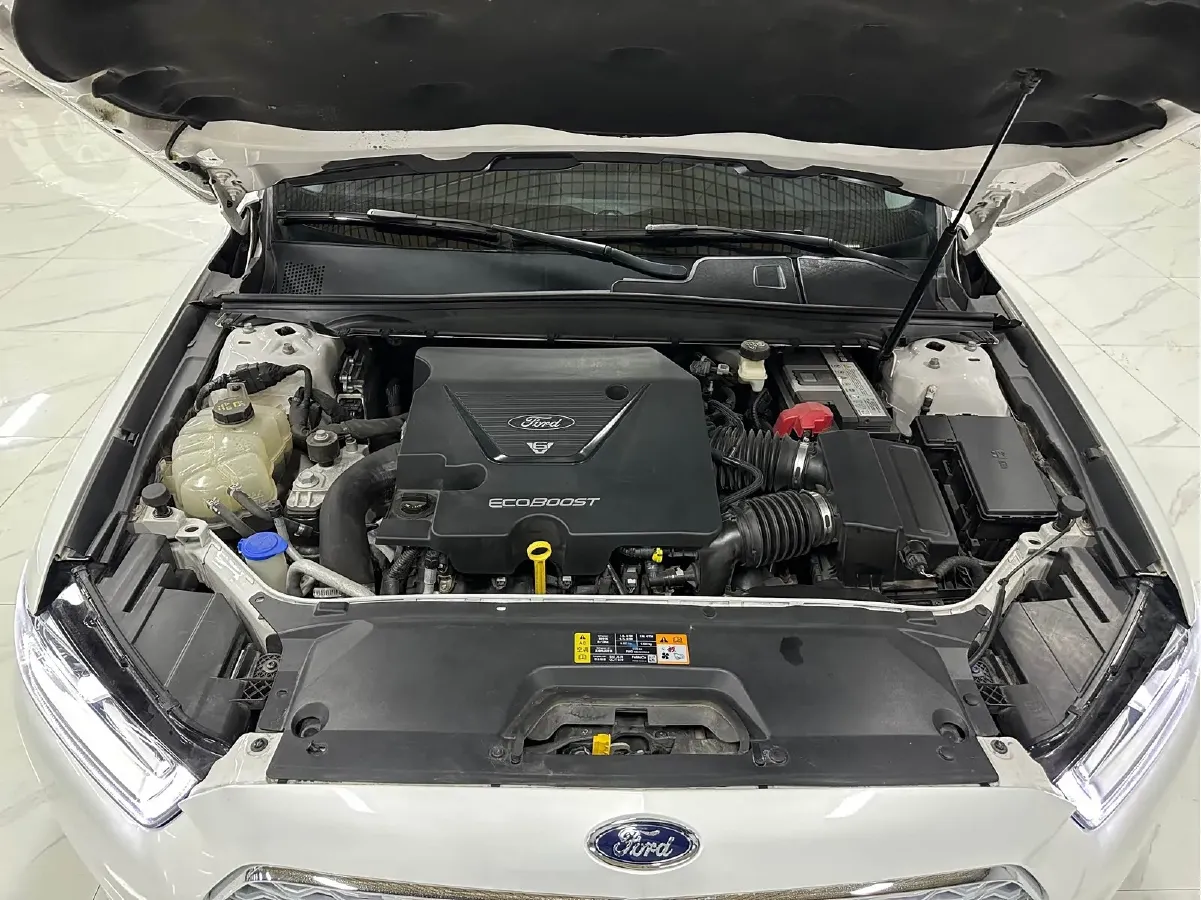 2015 Ford Taurus 2.7T 329HP V6 6AT,autocango,china used car exporter,china ev exporter,chinese used car exporter,chinese used ev exporter