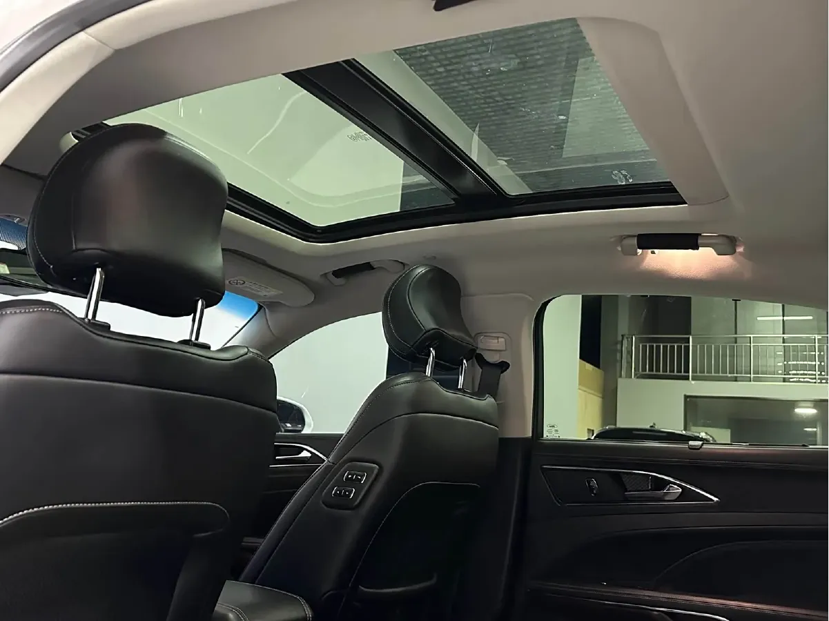 2015 Ford Taurus 2.7T 329HP V6 6AT,autocango,china used car exporter,china ev exporter,chinese used car exporter,chinese used ev exporter